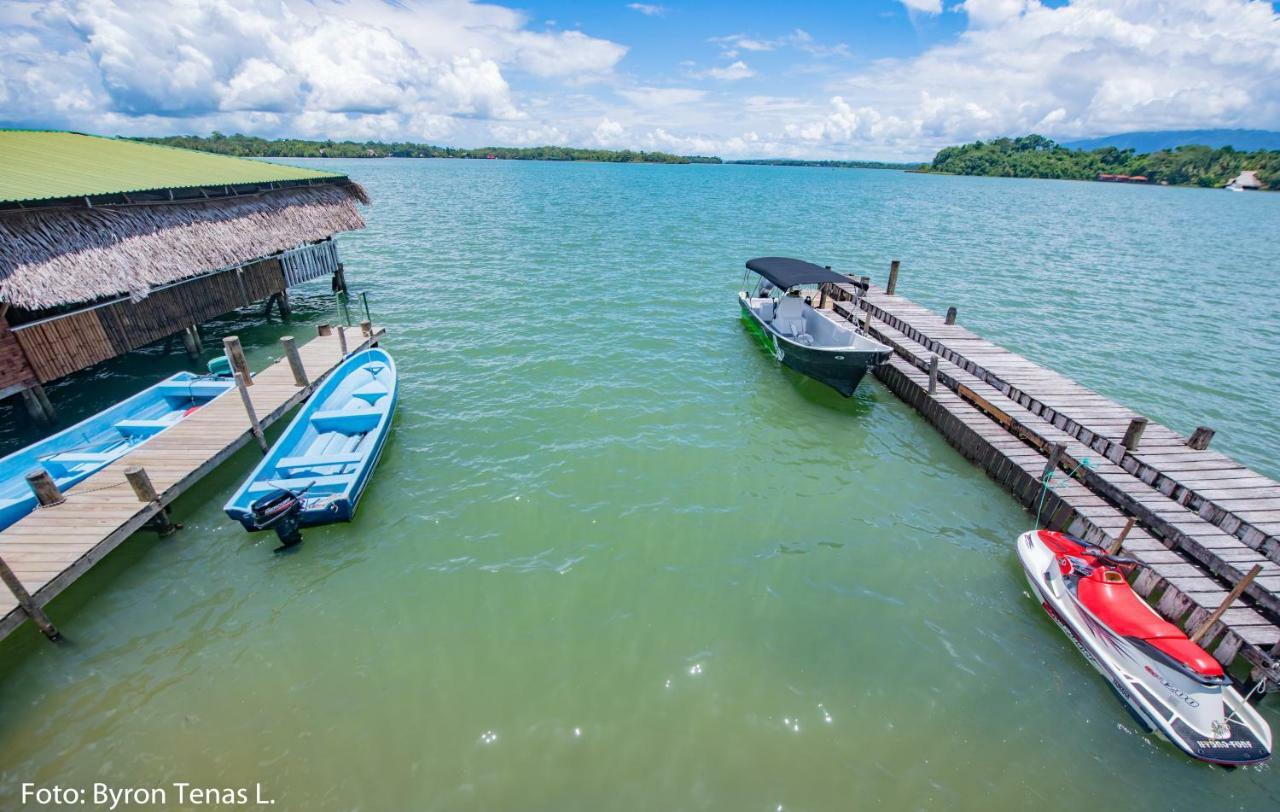 Hotel Linda Vista Rio Dulce Town Exterior foto